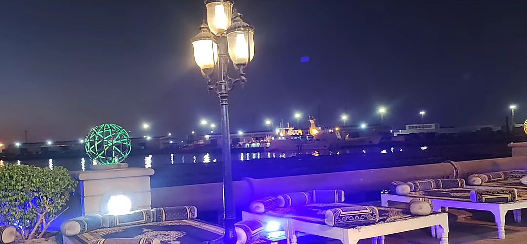 Takhts by the water